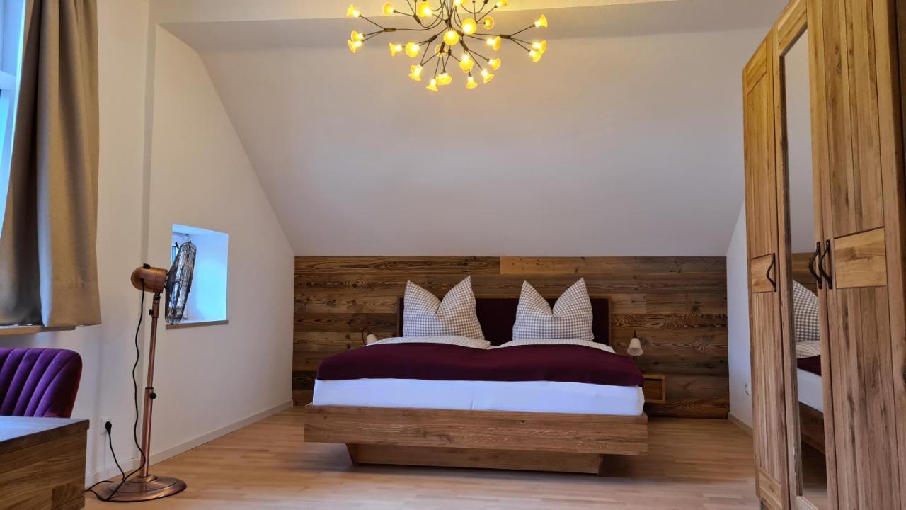 Bunter Hirsch Ferienwohnung Im Garmischer Zentrum 외부 사진