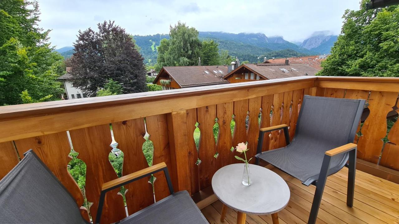 Bunter Hirsch Ferienwohnung Im Garmischer Zentrum 외부 사진