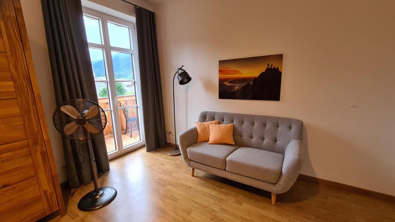 Bunter Hirsch Ferienwohnung Im Garmischer Zentrum 외부 사진