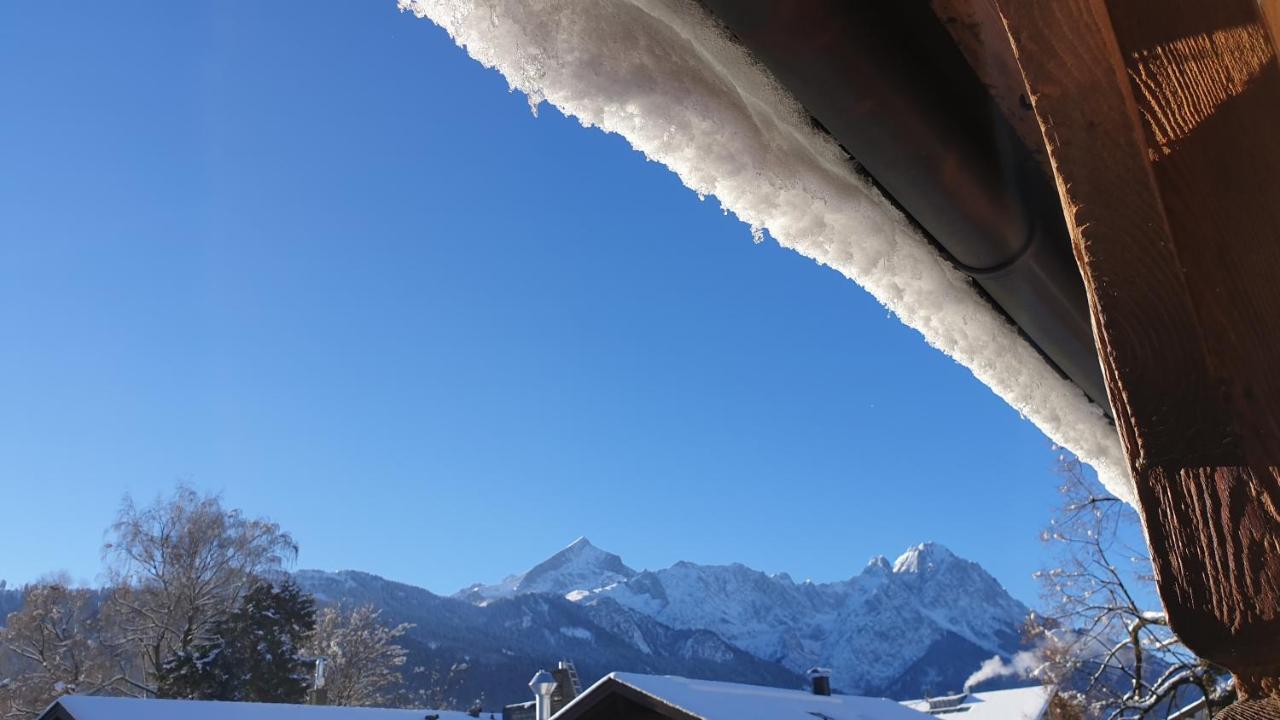 Bunter Hirsch Ferienwohnung Im Garmischer Zentrum 외부 사진